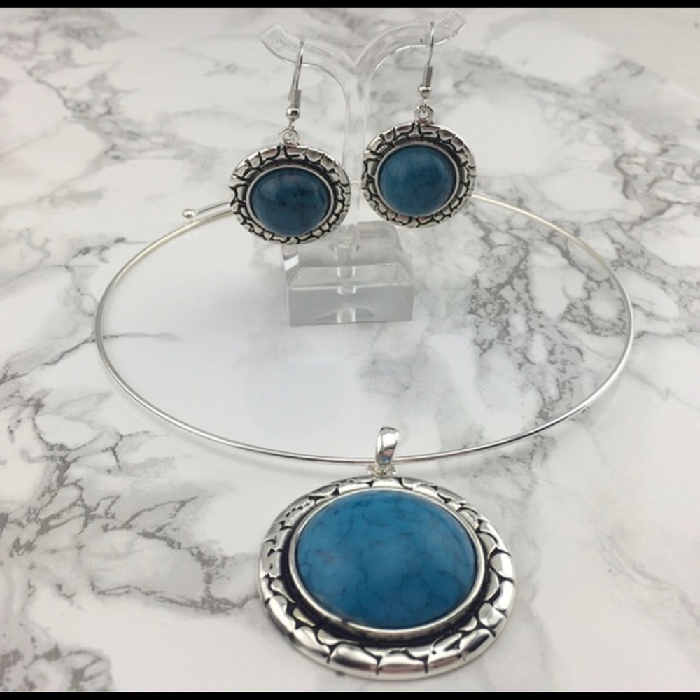 NWT Necklace & Earrings Matching Jewelry Set